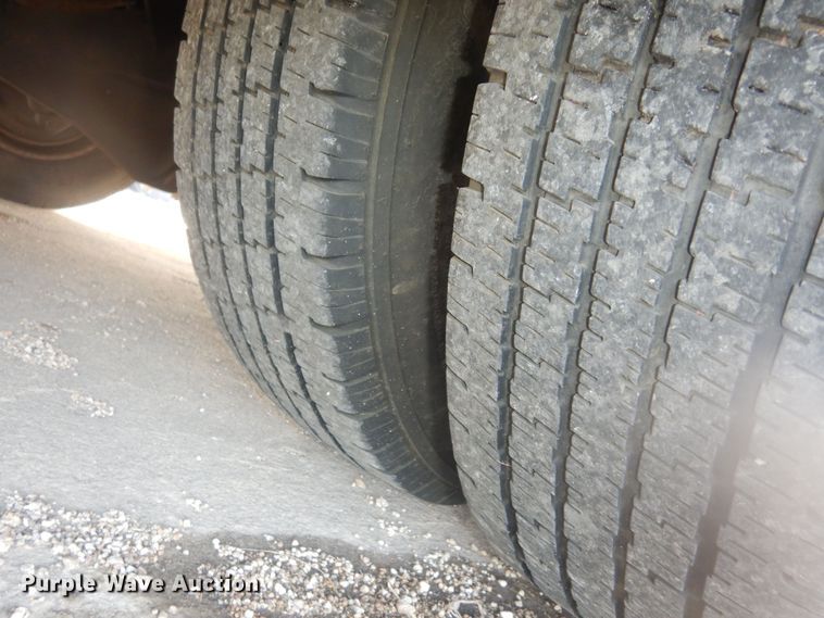 image for item DI6848 1993 Ford E350  ambulance