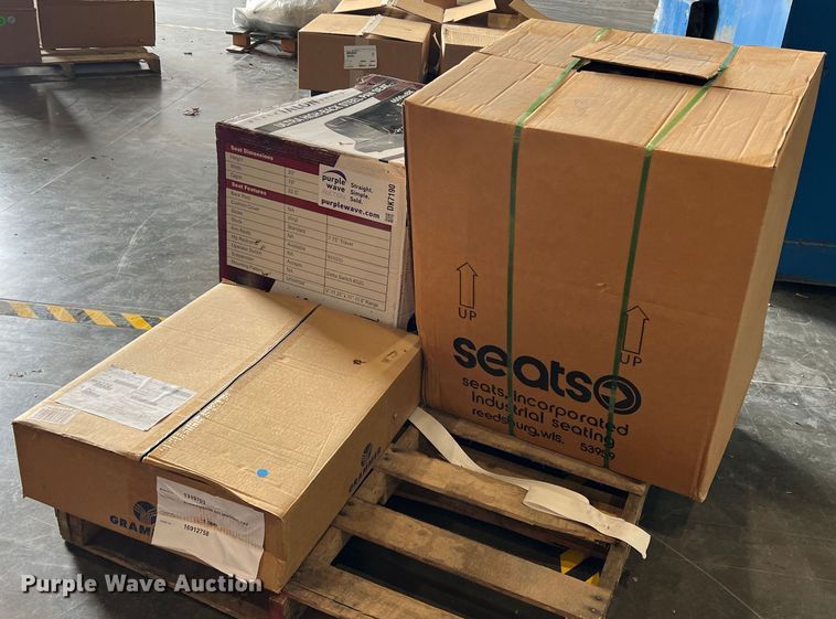 image for item DK7190 Kubota  seats