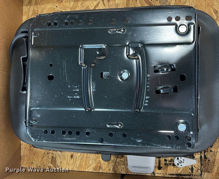 image for item DK7190 Kubota  seats