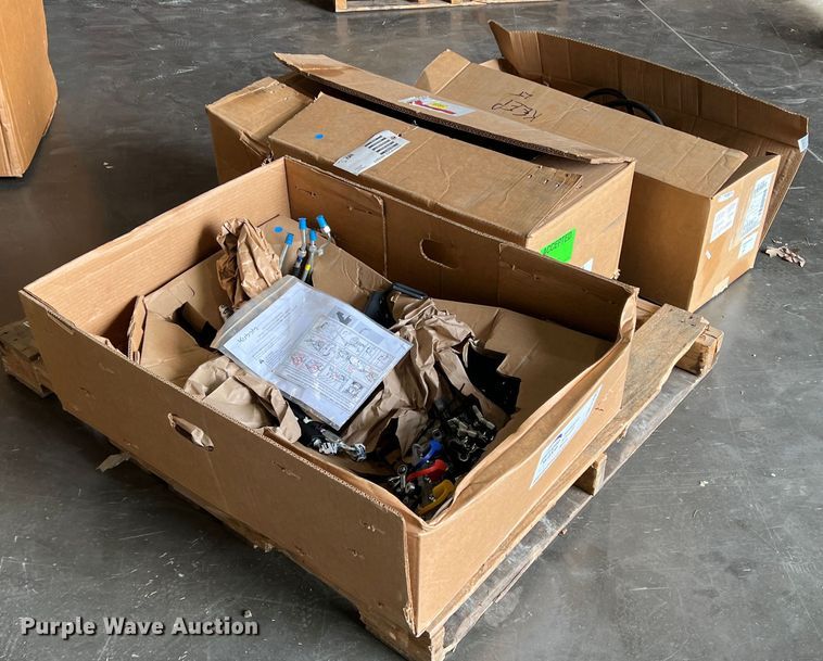 image for item DK7199 Kubota  valve kits