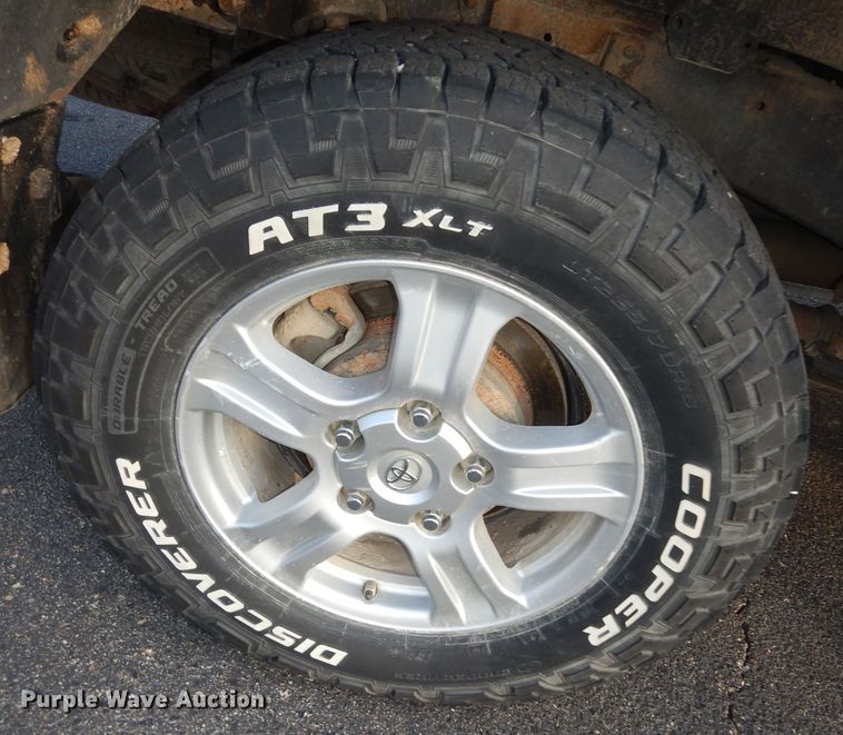 image for item DK7497 2010 Toyota Tundra  Double Cab pickup truck