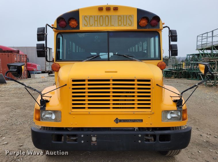 image for item DM8162 2000 International 3800  school bus