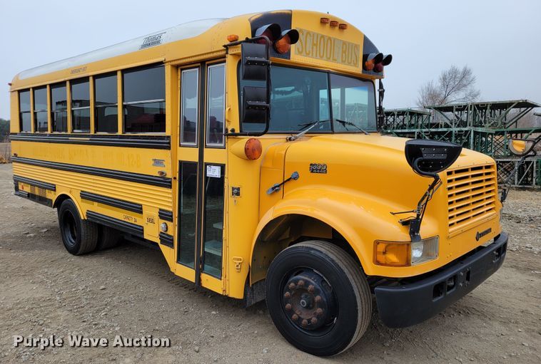 image for item DM8162 2000 International 3800  school bus