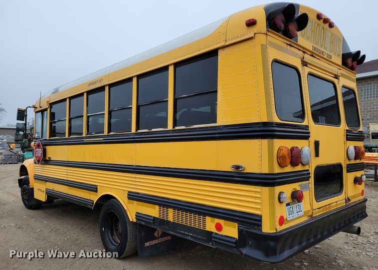 image for item DM8162 2000 International 3800  school bus