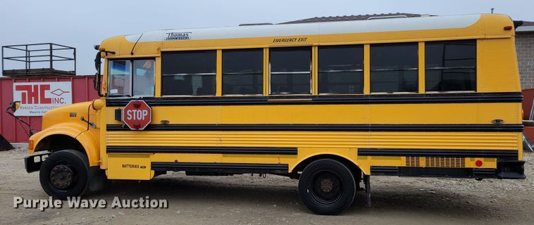 image for item DM8162 2000 International 3800  school bus