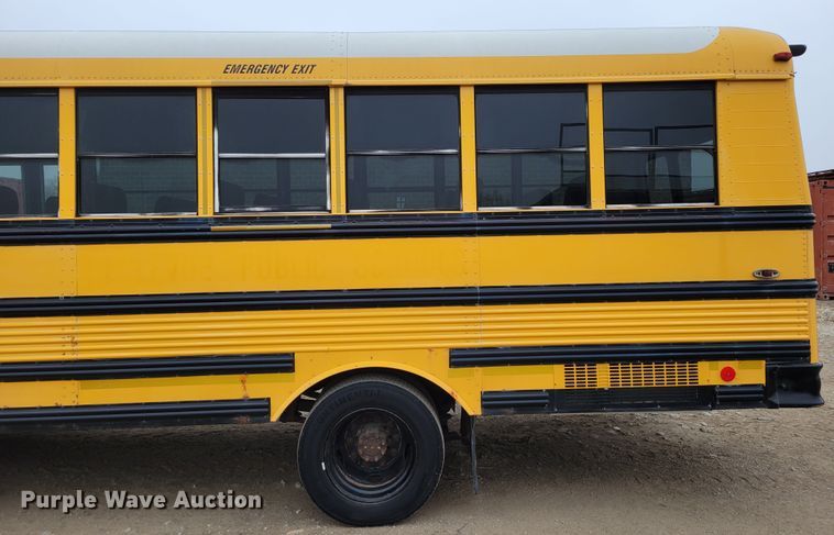 image for item DM8162 2000 International 3800  school bus