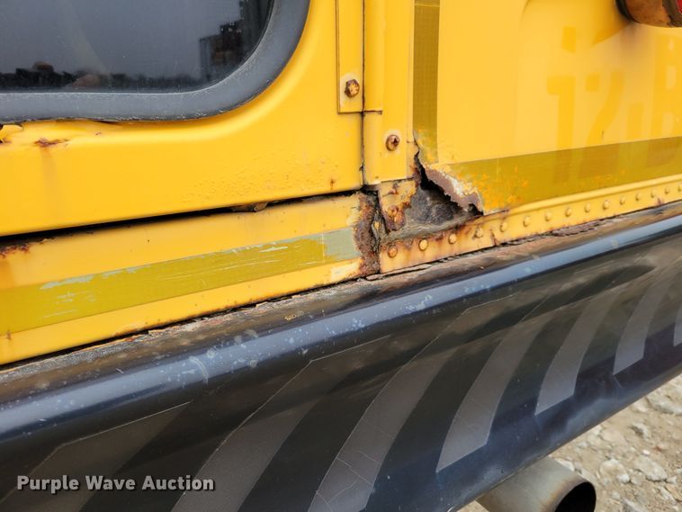 image for item DM8162 2000 International 3800  school bus