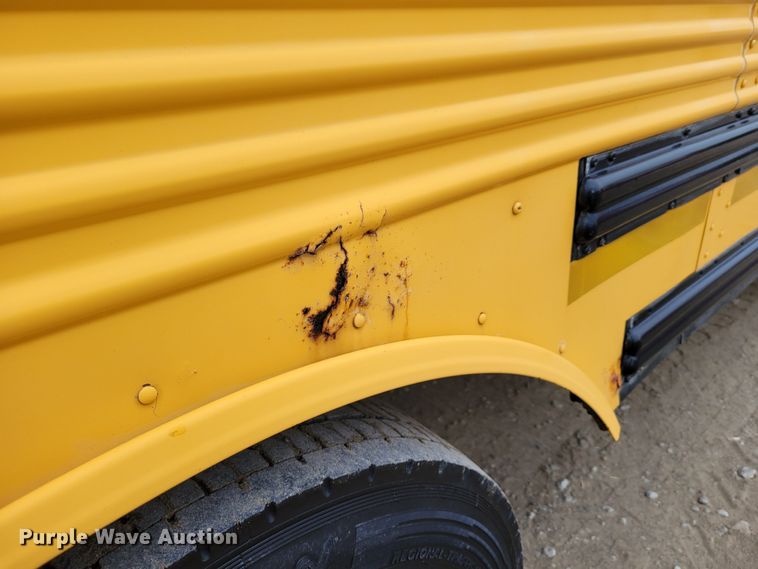 image for item DM8162 2000 International 3800  school bus