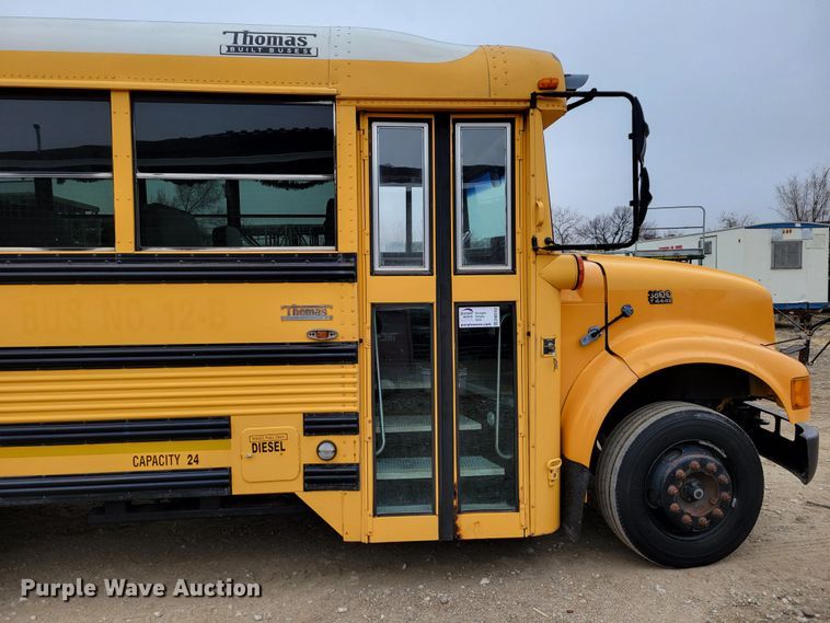 image for item DM8162 2000 International 3800  school bus
