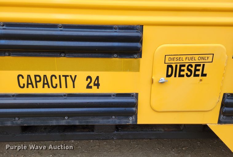 image for item DM8162 2000 International 3800  school bus