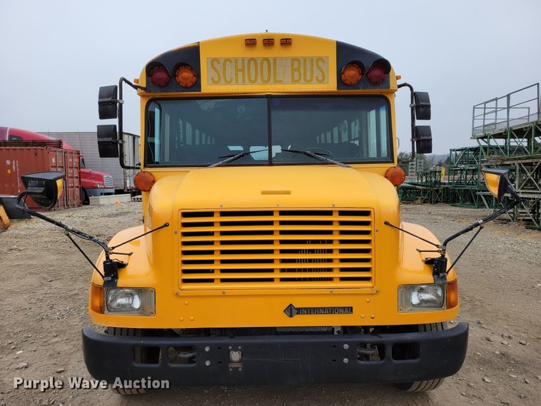 image for item DM8162 2000 International 3800  school bus
