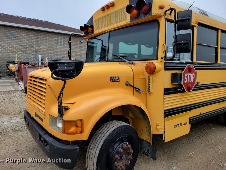 image for item DM8162 2000 International 3800  school bus