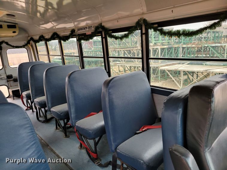 image for item DM8162 2000 International 3800  school bus