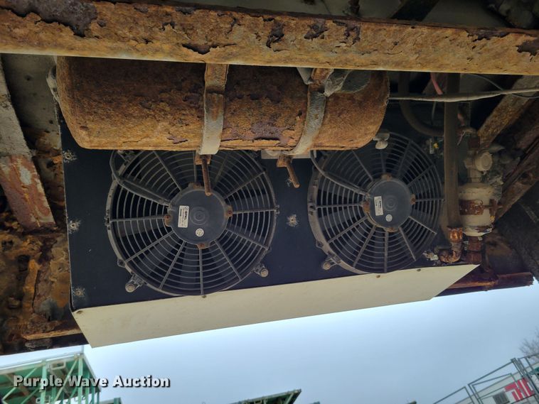 image for item DM8162 2000 International 3800  school bus