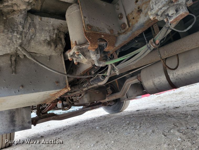 image for item DM8162 2000 International 3800  school bus