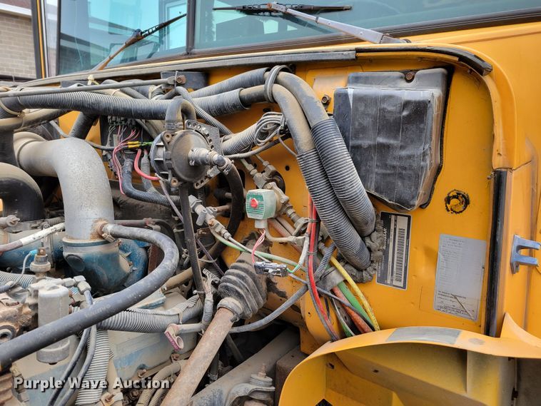 image for item DM8162 2000 International 3800  school bus