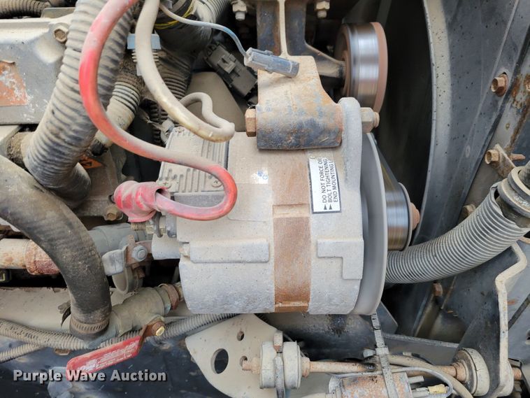 image for item DM8162 2000 International 3800  school bus