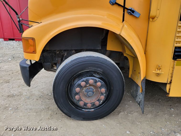 image for item DM8162 2000 International 3800  school bus