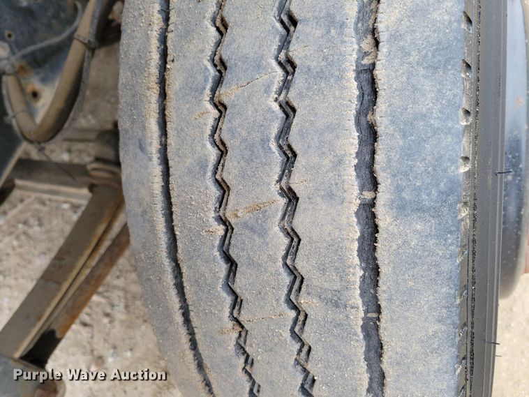 image for item DM8162 2000 International 3800  school bus