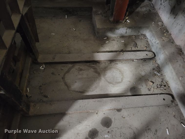 image for item DM8163 Komatsu FG25TLP-12  forklift