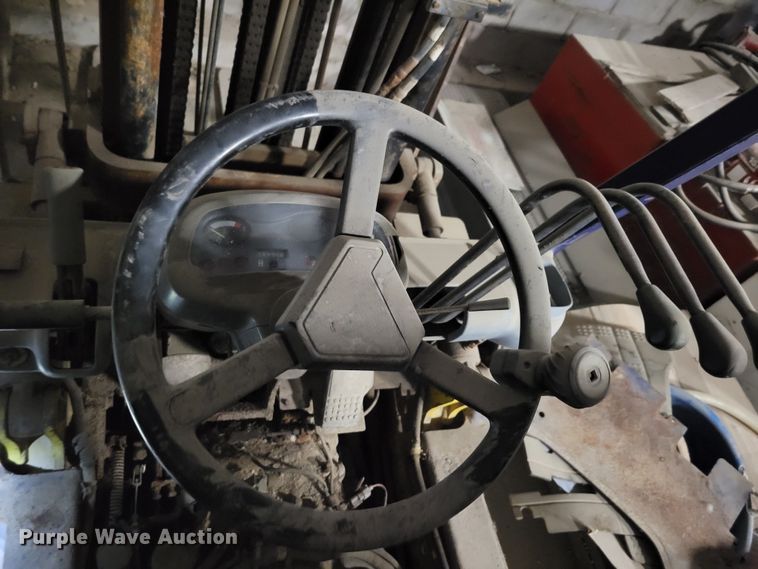 image for item DM8163 Komatsu FG25TLP-12  forklift