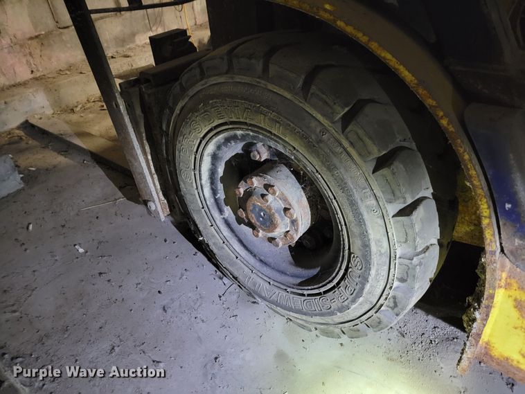 image for item DM8163 Komatsu FG25TLP-12  forklift