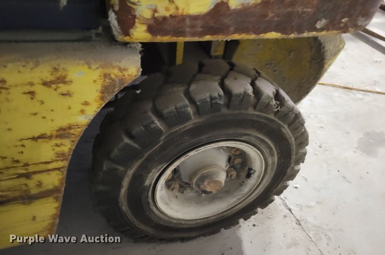 image for item DM8163 Komatsu FG25TLP-12  forklift