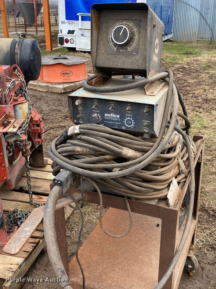 image for item DN8104 Miller Deltaweld 450  welder