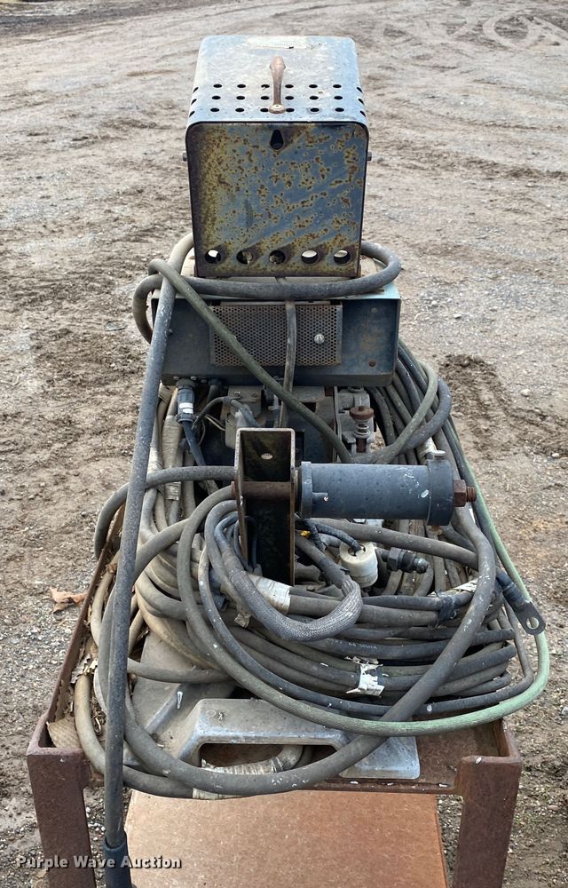image for item DN8104 Miller Deltaweld 450  welder