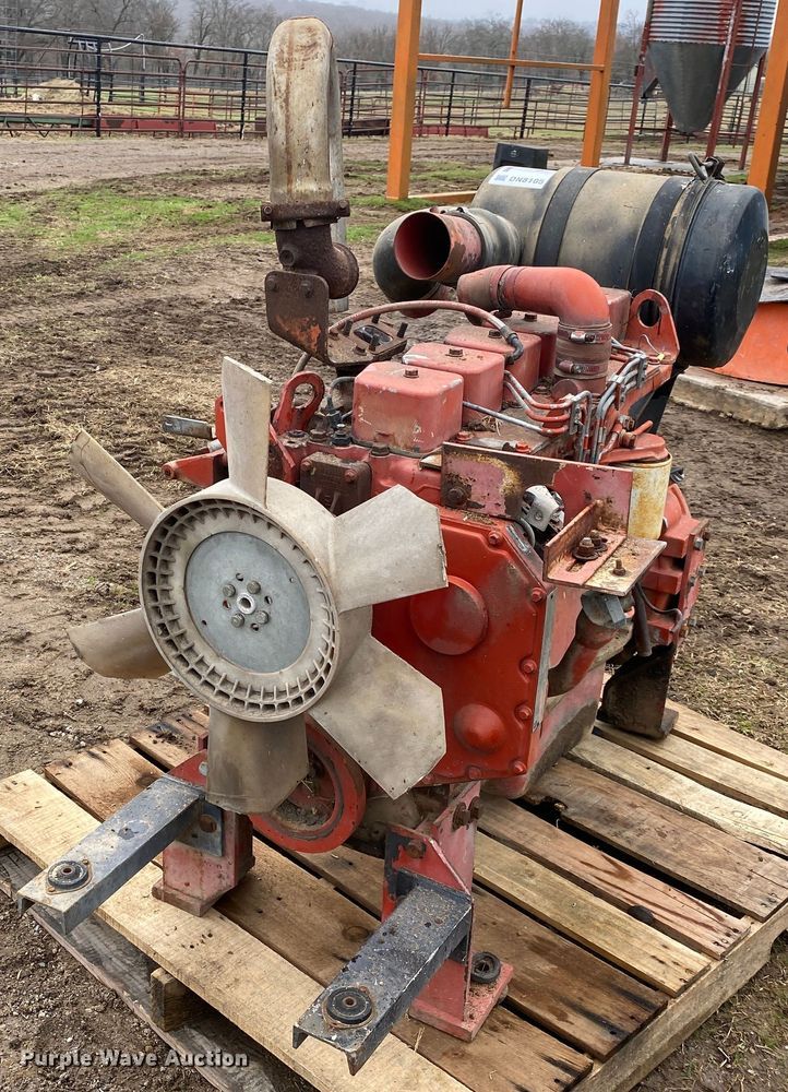 image for item DN8105 1987 Cummins SBT-5.9  engine