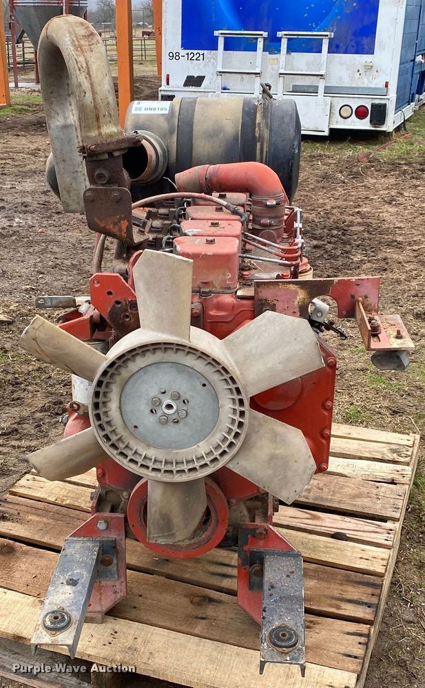 image for item DN8105 1987 Cummins SBT-5.9  engine