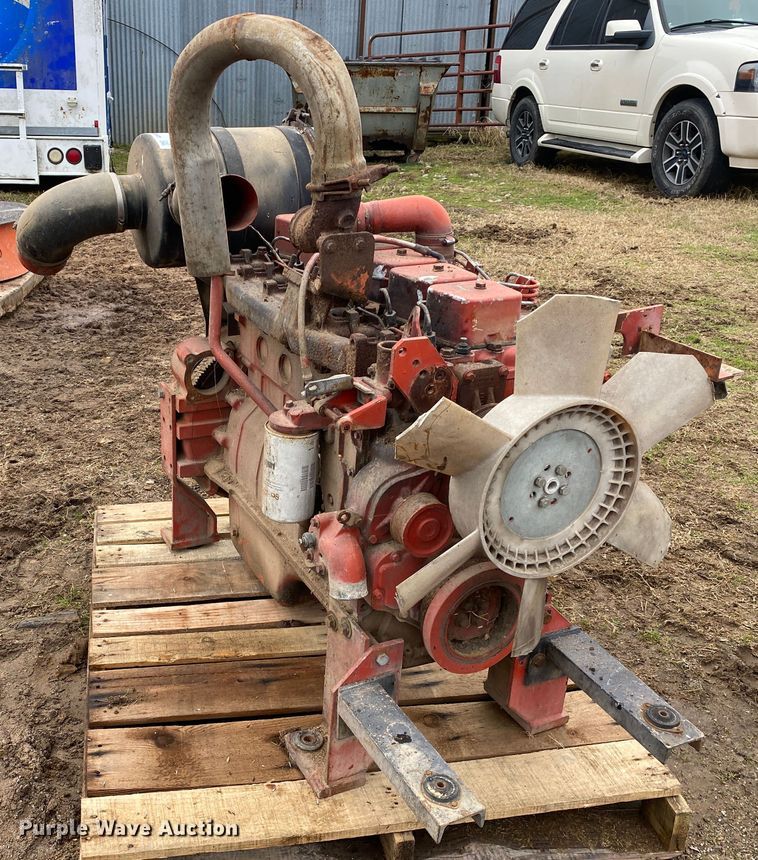 image for item DN8105 1987 Cummins SBT-5.9  engine