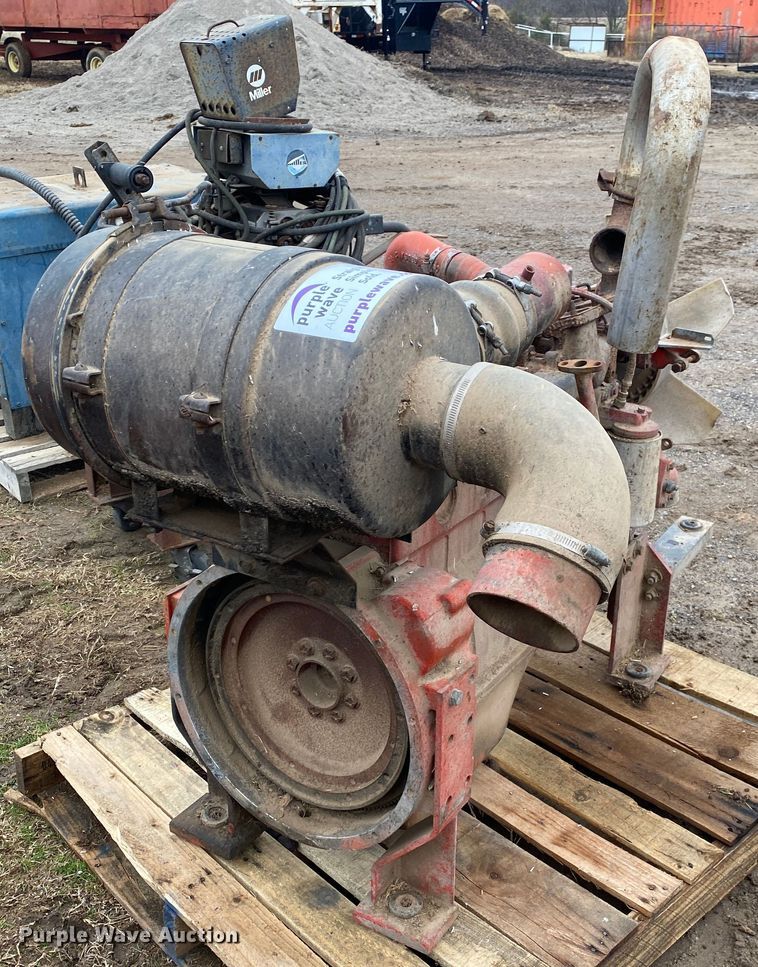 image for item DN8105 1987 Cummins SBT-5.9  engine