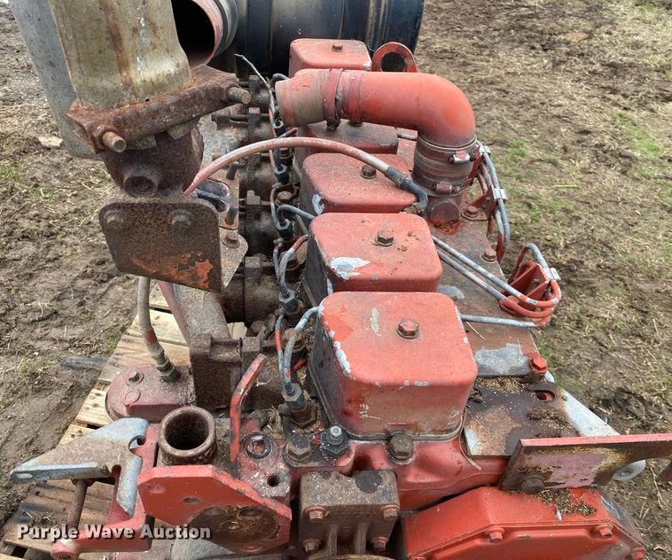 image for item DN8105 1987 Cummins SBT-5.9  engine