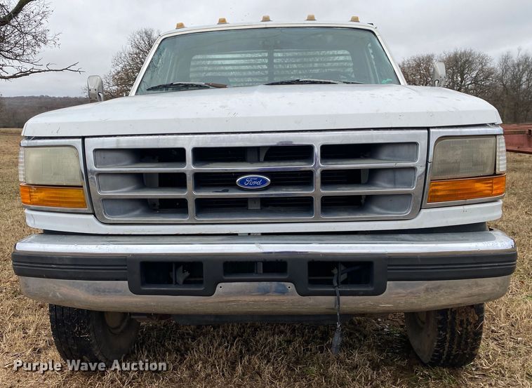 image for item DN8109 1995 Ford F450 Super Duty  bale bed truck