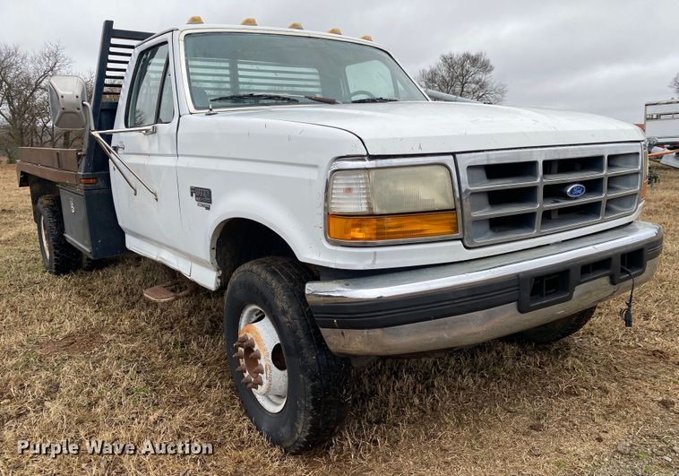 image for item DN8109 1995 Ford F450 Super Duty  bale bed truck