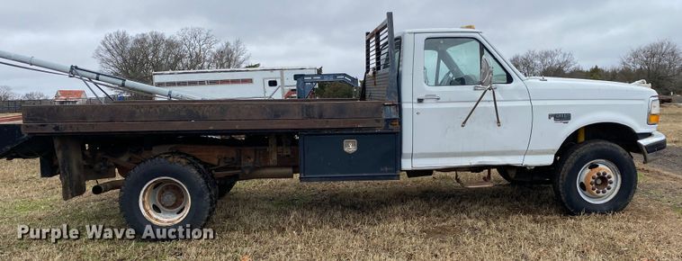 image for item DN8109 1995 Ford F450 Super Duty  bale bed truck
