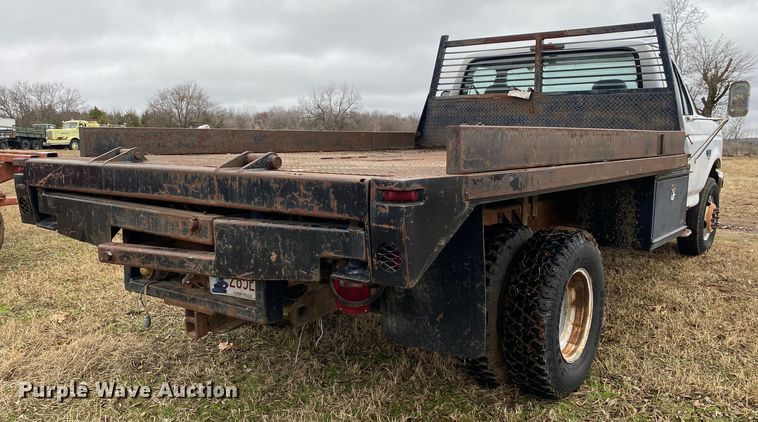 image for item DN8109 1995 Ford F450 Super Duty  bale bed truck