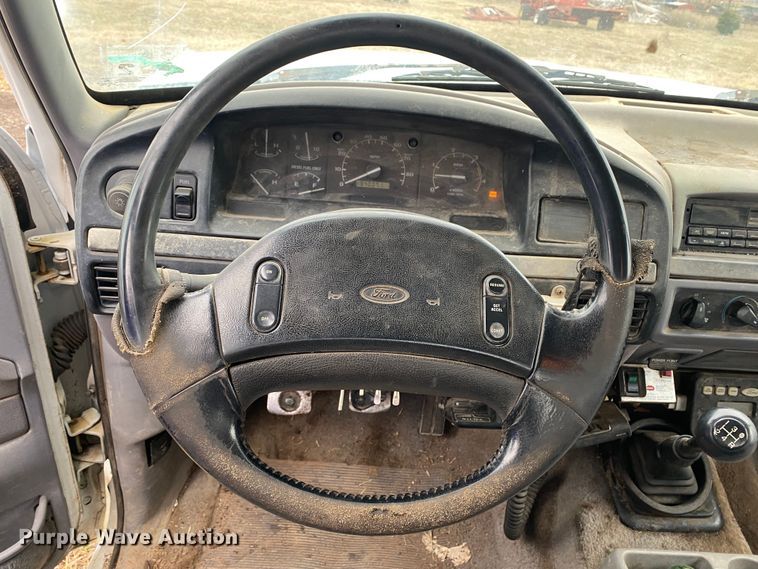 image for item DN8109 1995 Ford F450 Super Duty  bale bed truck