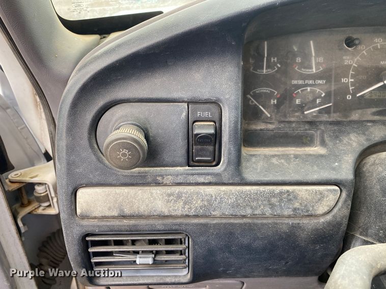 image for item DN8109 1995 Ford F450 Super Duty  bale bed truck