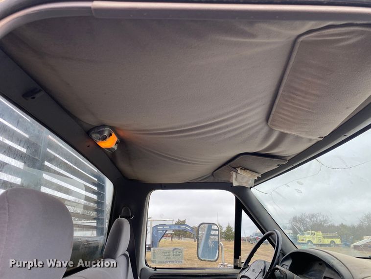 image for item DN8109 1995 Ford F450 Super Duty  bale bed truck