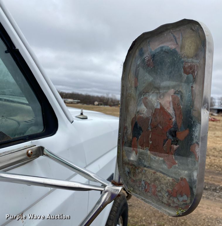 image for item DN8109 1995 Ford F450 Super Duty  bale bed truck