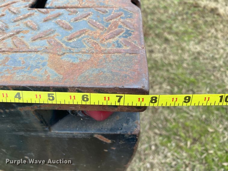 image for item DN8109 1995 Ford F450 Super Duty  bale bed truck