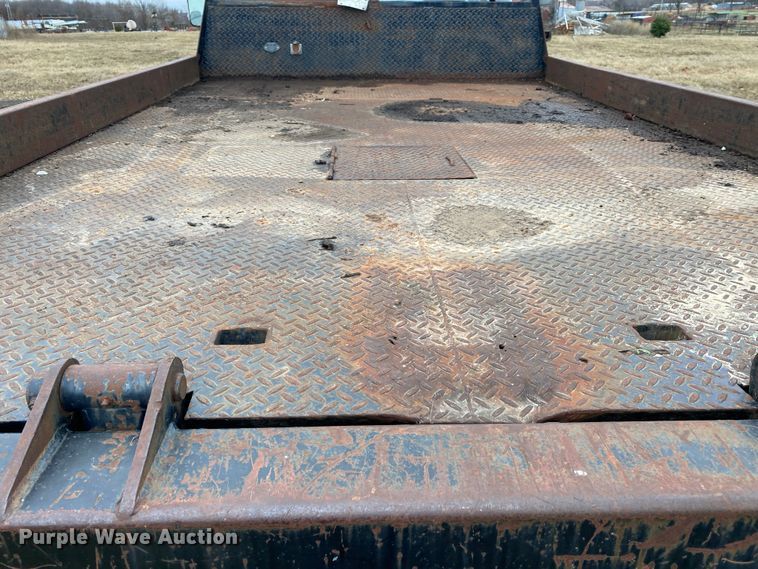 image for item DN8109 1995 Ford F450 Super Duty  bale bed truck
