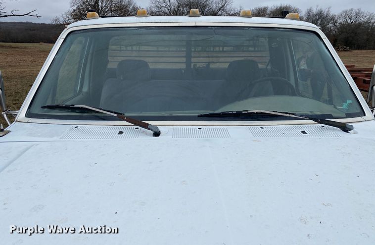 image for item DN8109 1995 Ford F450 Super Duty  bale bed truck