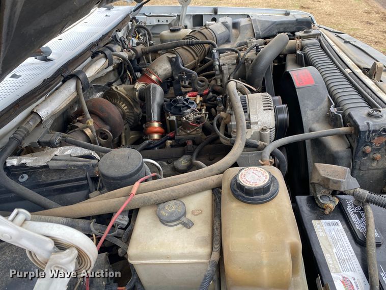 image for item DN8109 1995 Ford F450 Super Duty  bale bed truck