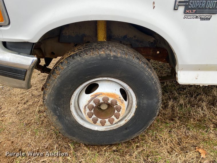 image for item DN8109 1995 Ford F450 Super Duty  bale bed truck