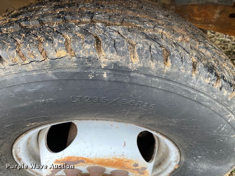 image for item DN8109 1995 Ford F450 Super Duty  bale bed truck