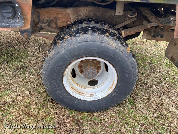 image for item DN8109 1995 Ford F450 Super Duty  bale bed truck