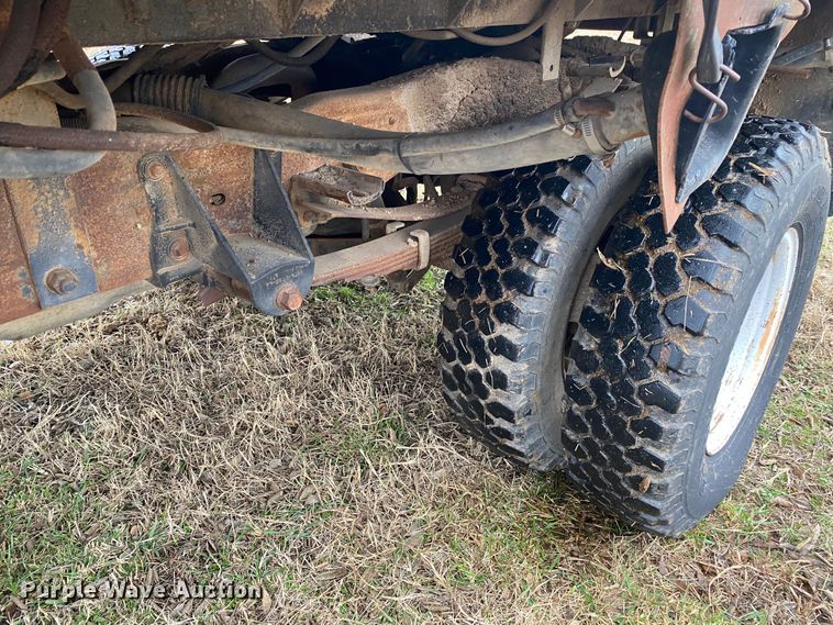 image for item DN8109 1995 Ford F450 Super Duty  bale bed truck